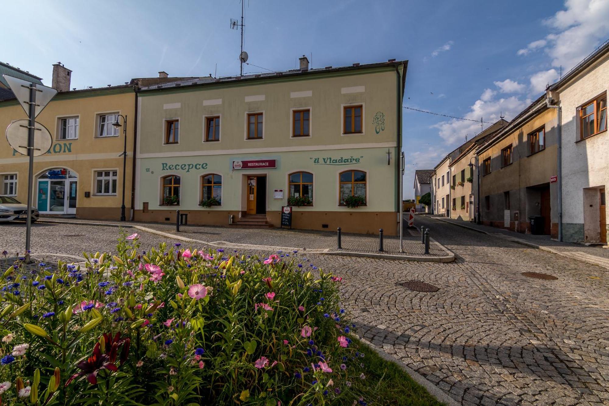 Toužim Penzion A Restaurace U Vladare מראה חיצוני תמונה